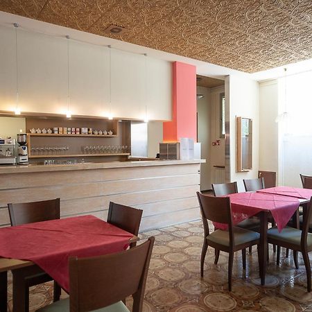 Hotel Napoleon 蓬特雷莫利 外观 照片