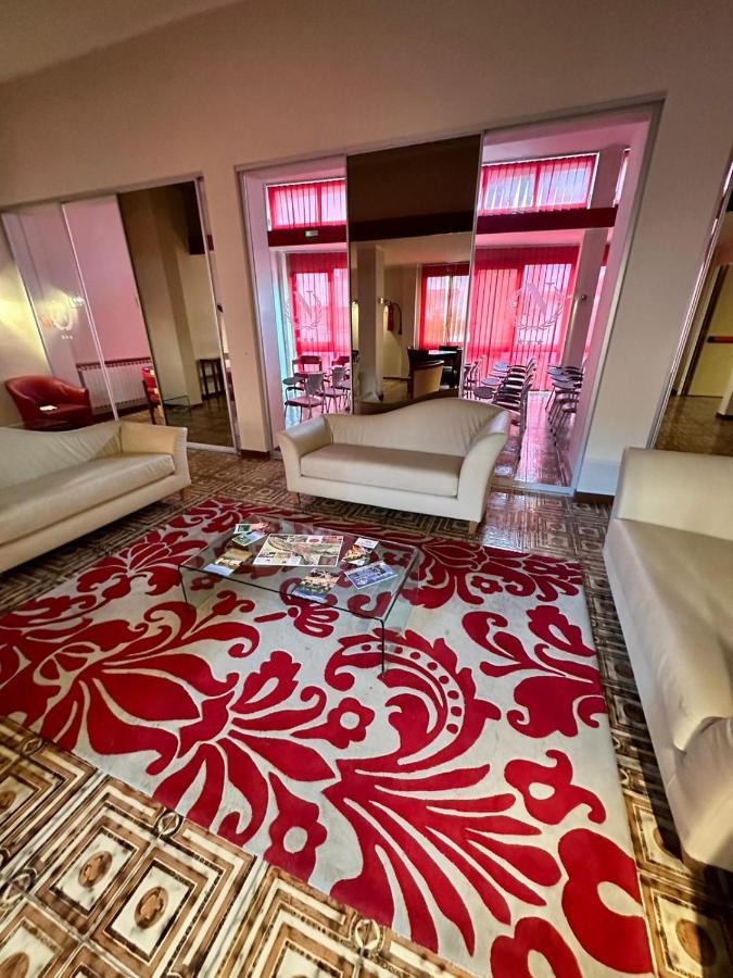 Hotel Napoleon 蓬特雷莫利 外观 照片