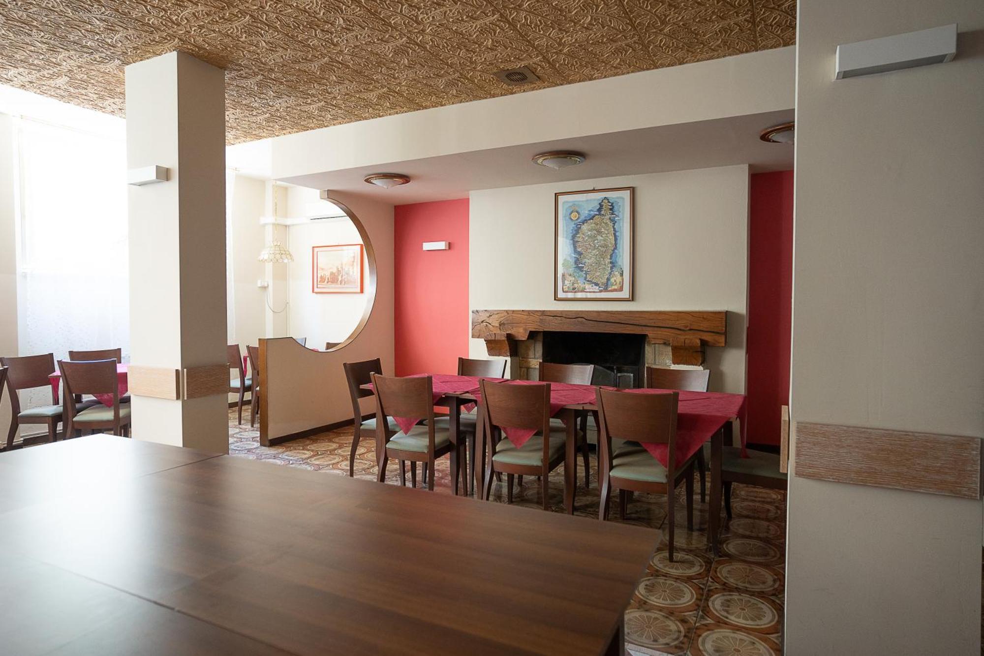 Hotel Napoleon 蓬特雷莫利 外观 照片