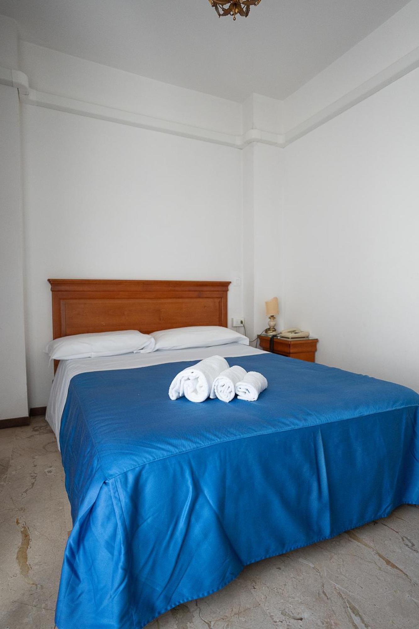 Hotel Napoleon 蓬特雷莫利 外观 照片