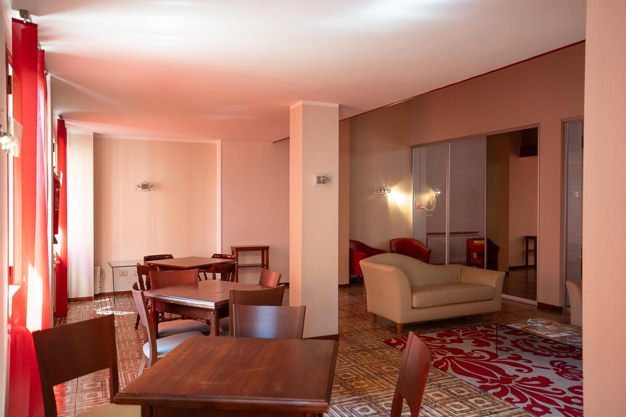 Hotel Napoleon 蓬特雷莫利 外观 照片
