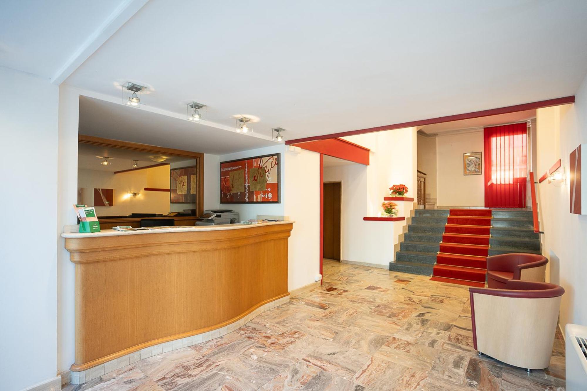 Hotel Napoleon 蓬特雷莫利 外观 照片