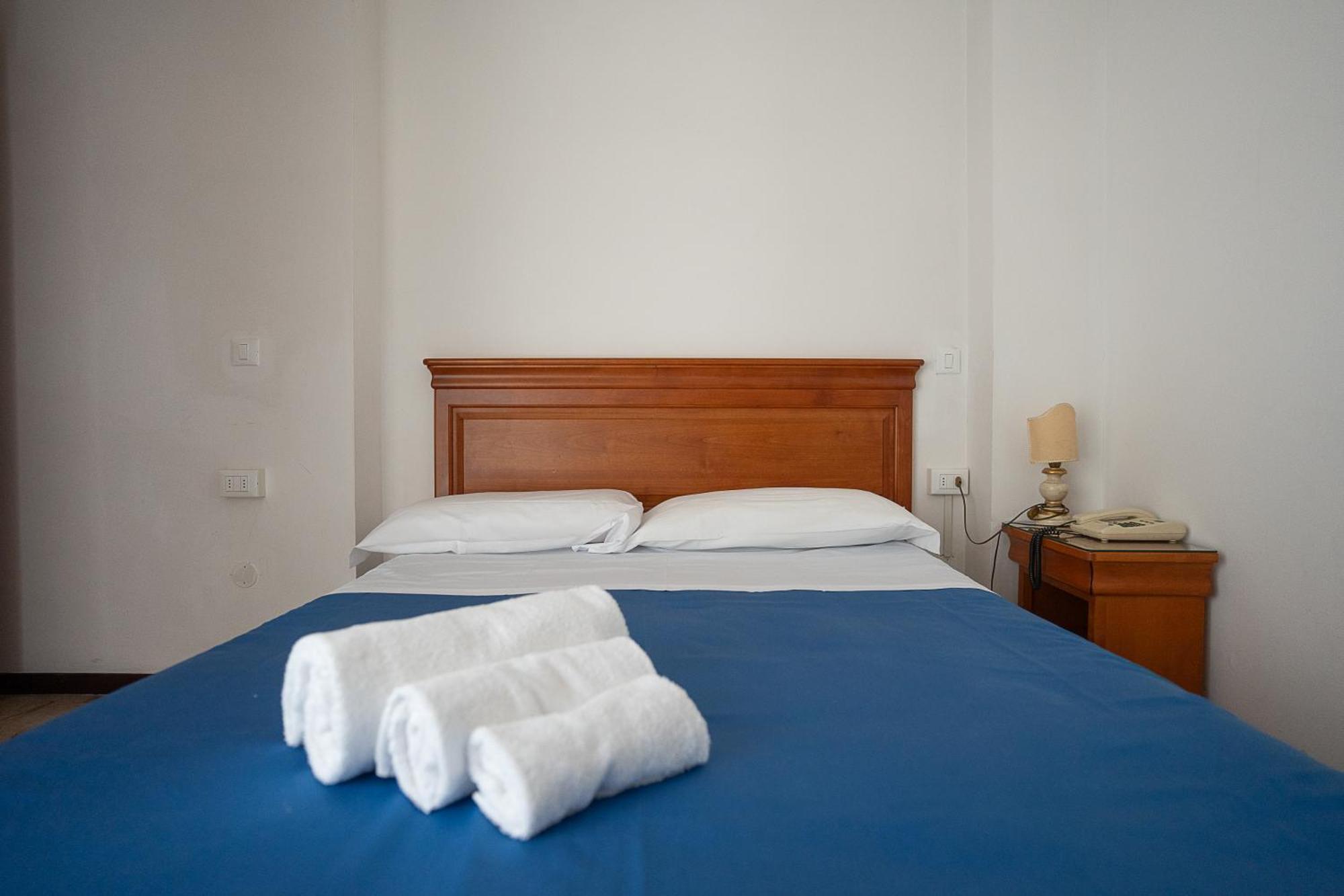 Hotel Napoleon 蓬特雷莫利 外观 照片
